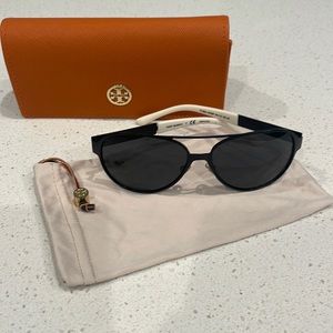 Perfect condition Tory Burch sunglasses with case